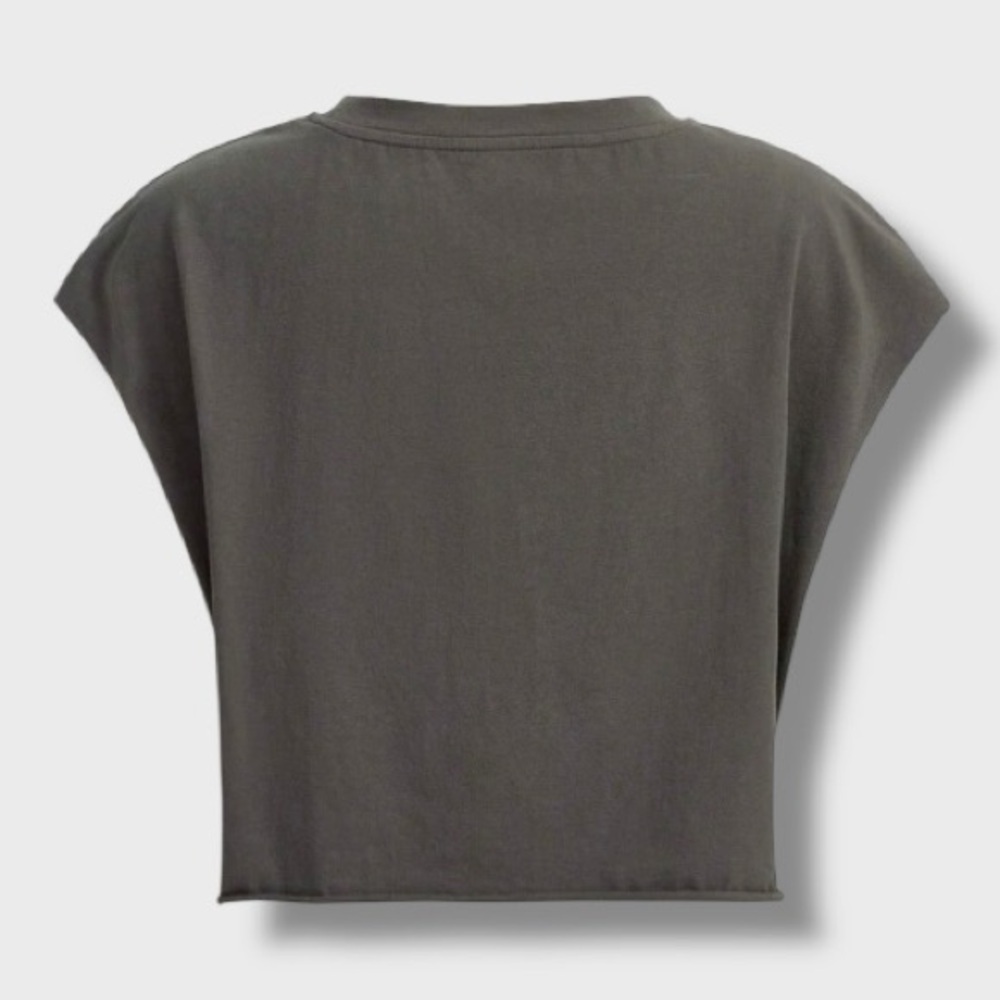 Women’s Graphic Tee - M - Picture 7 of 7